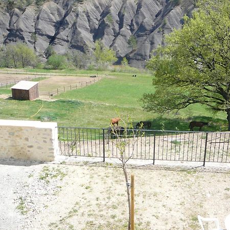 La Ferme De Valauris Bed & Breakfast Sisteron Dış mekan fotoğraf
