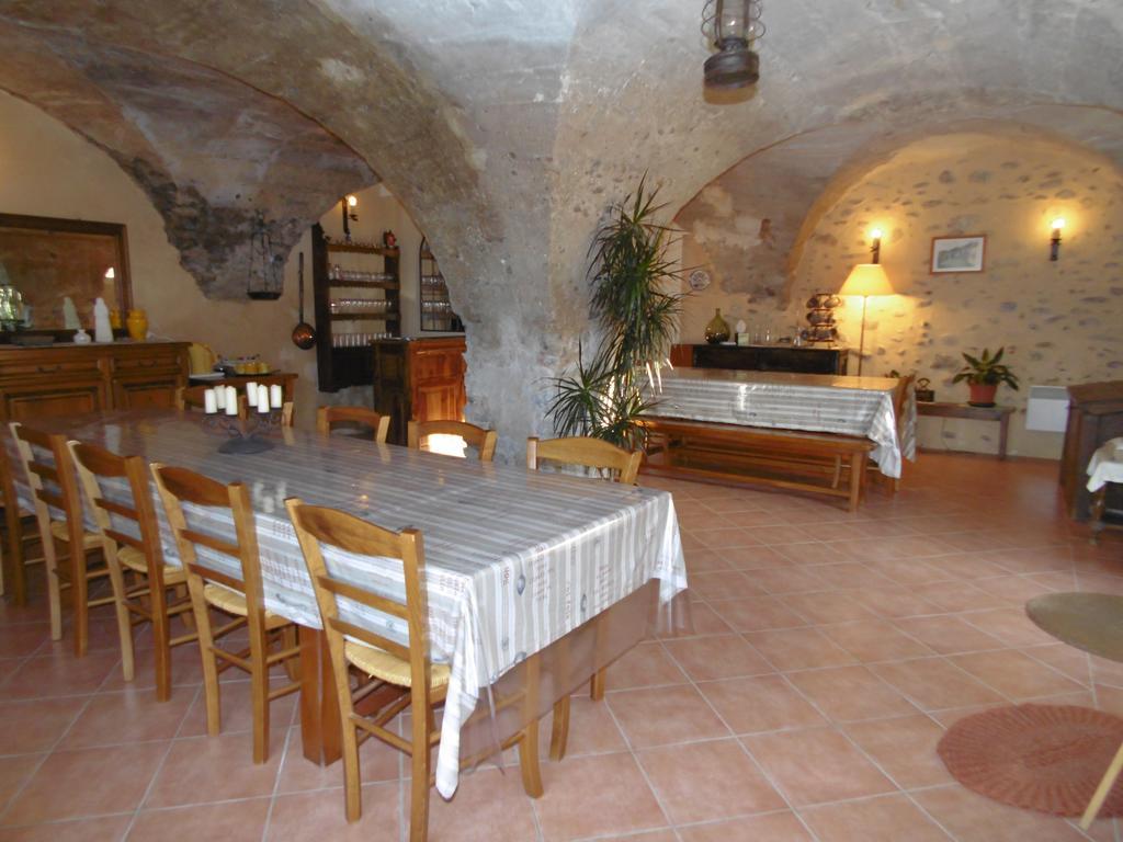 La Ferme De Valauris Bed & Breakfast Sisteron Dış mekan fotoğraf