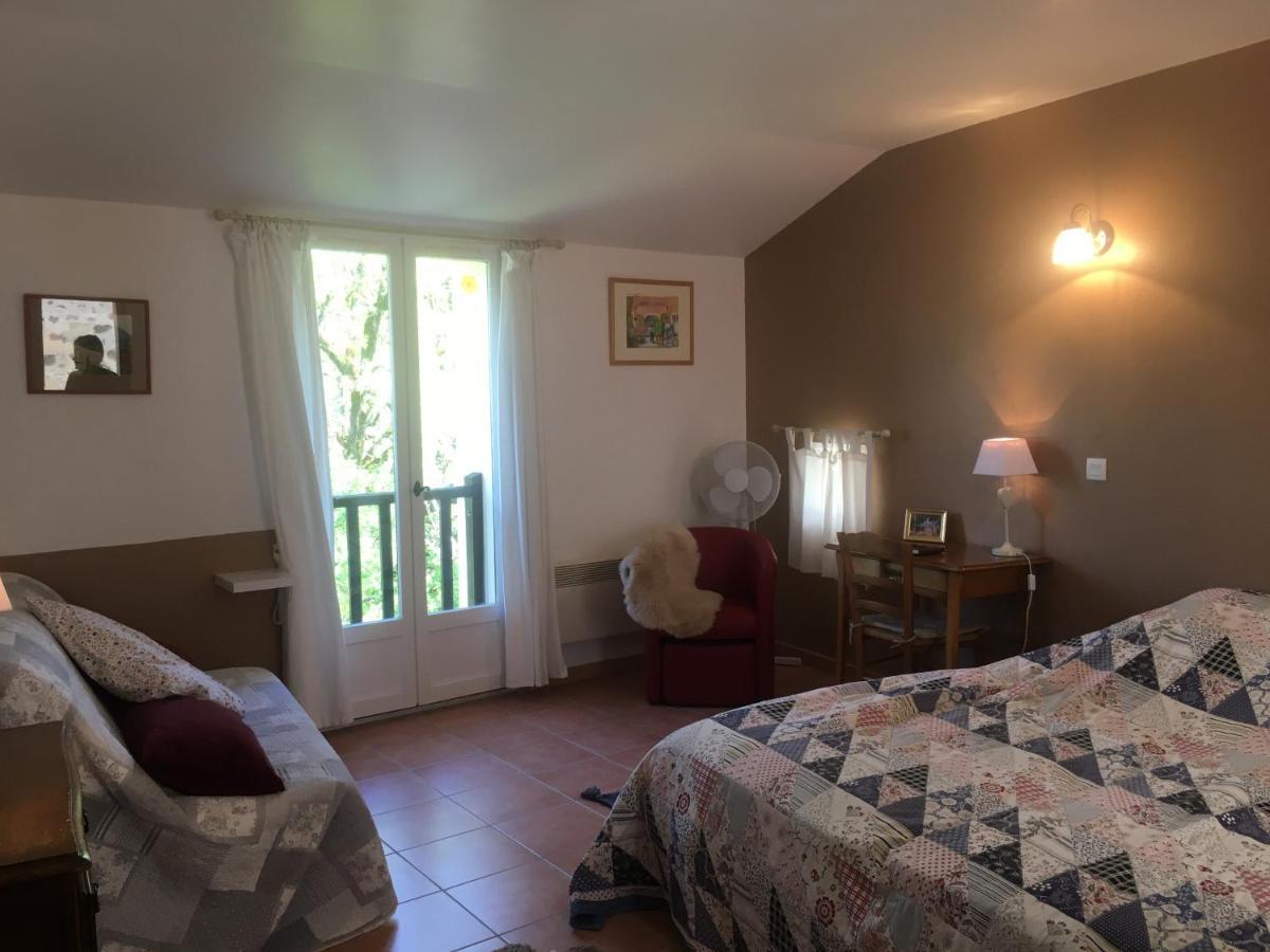 La Ferme De Valauris Bed & Breakfast Sisteron Dış mekan fotoğraf
