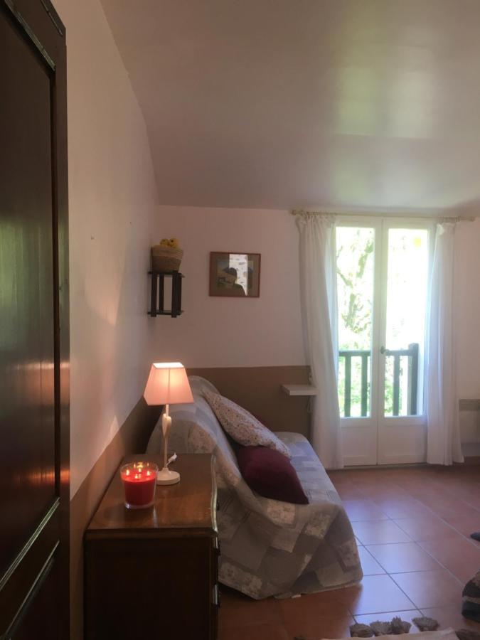La Ferme De Valauris Bed & Breakfast Sisteron Dış mekan fotoğraf