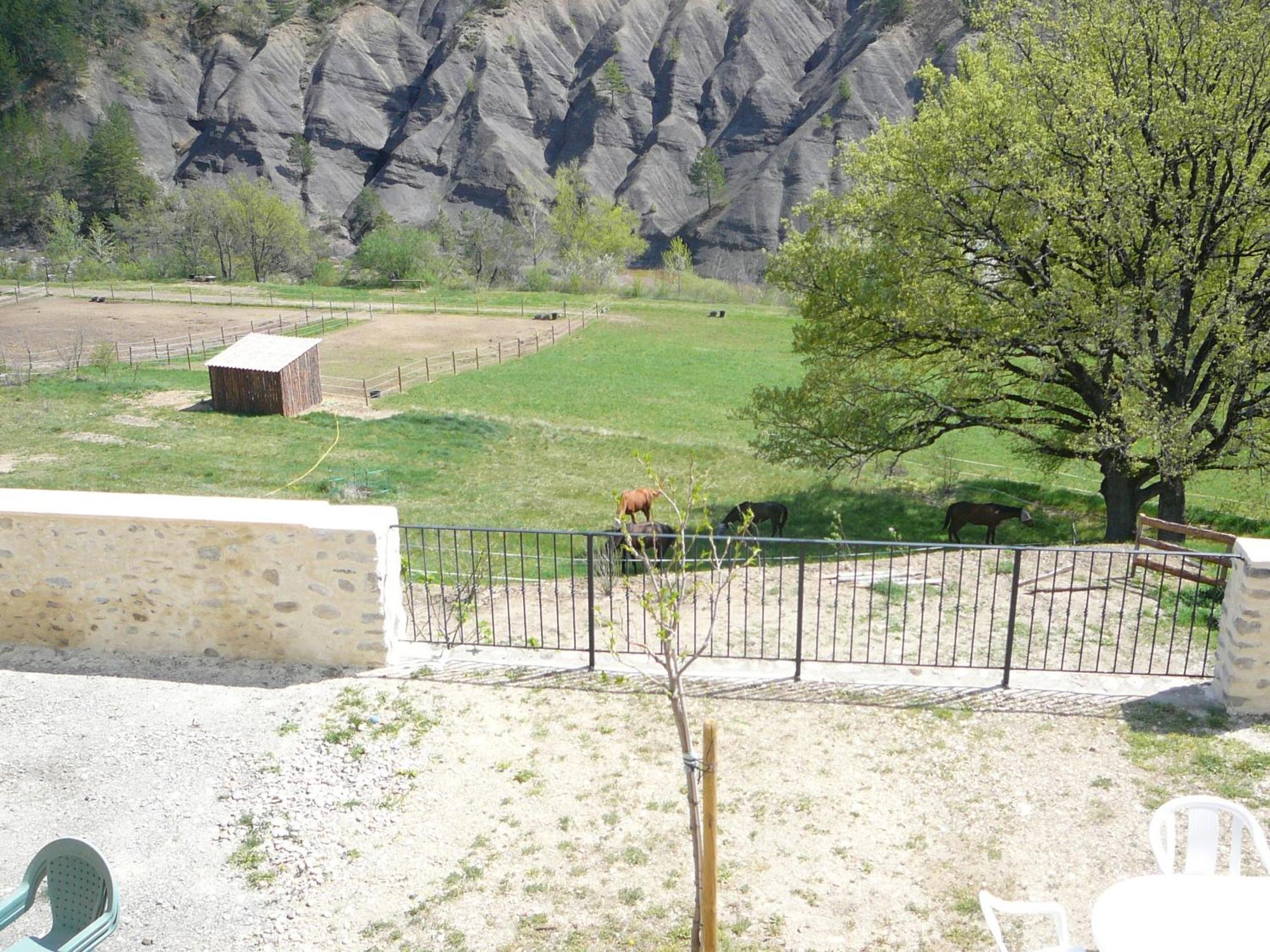La Ferme De Valauris Bed & Breakfast Sisteron Dış mekan fotoğraf