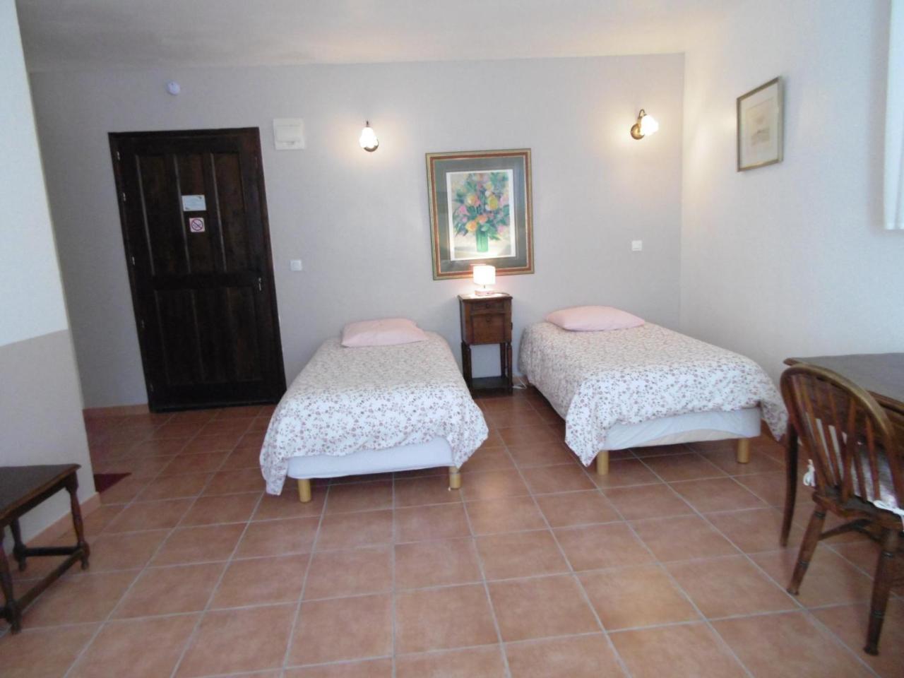 La Ferme De Valauris Bed & Breakfast Sisteron Dış mekan fotoğraf