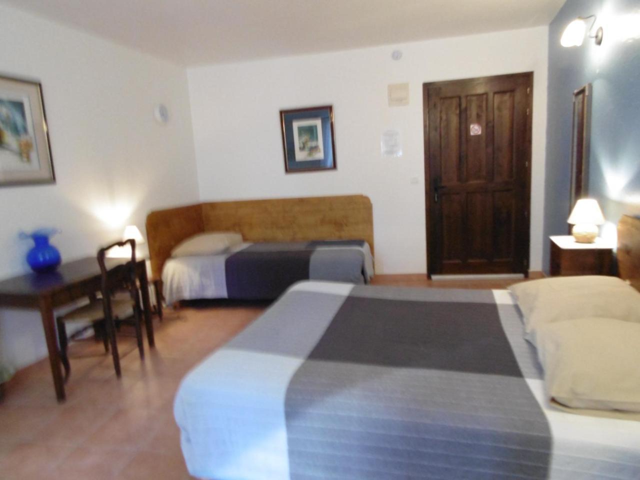 La Ferme De Valauris Bed & Breakfast Sisteron Dış mekan fotoğraf